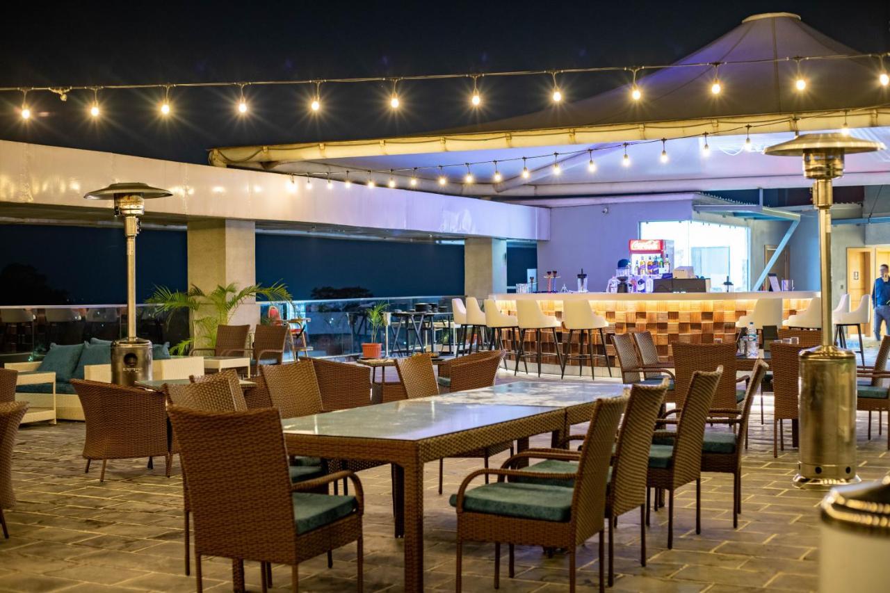 Hotel Siraichuli Chitwan Zewnętrze zdjęcie